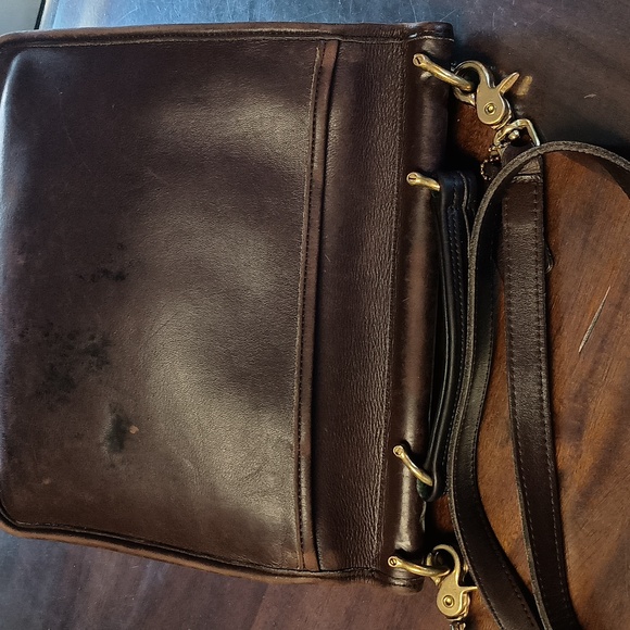 Vintage COACH Genuine Brown Soft Leather  Messenger Bag W/ Gold Hardware - Picture 8 of 13